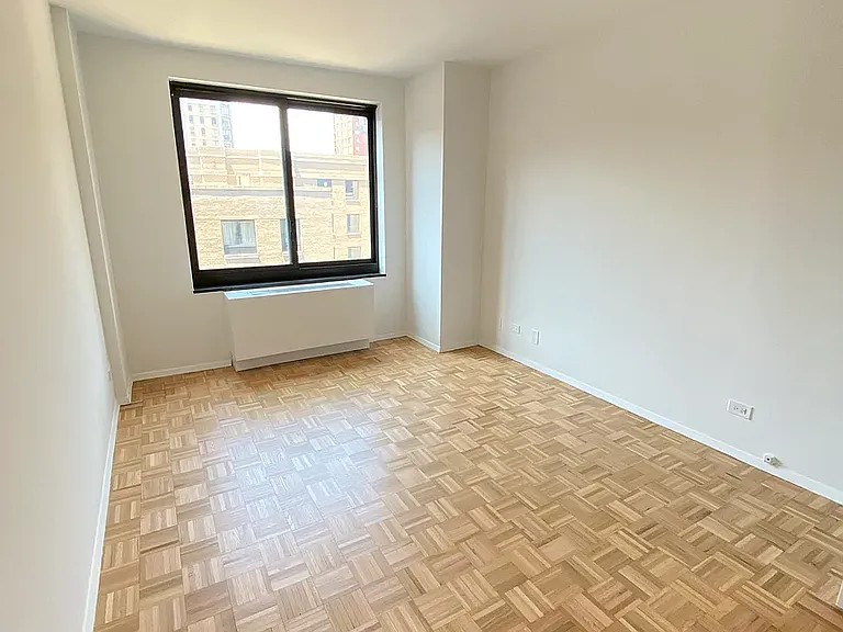 200 Rector Pl #9C — Photo 16