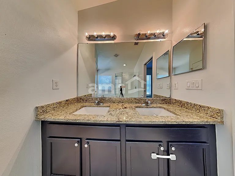 1002 Cristelle Jean Dr — Photo 12