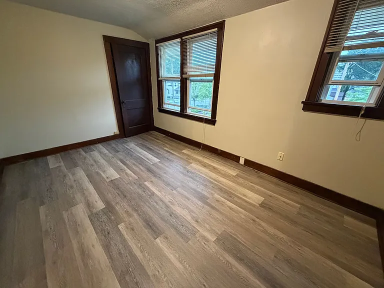 306 Dawes St — Photo 18