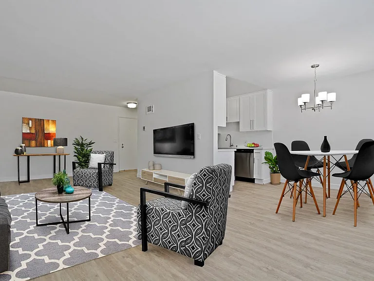Bentley Avenue Apartments — Photo 33