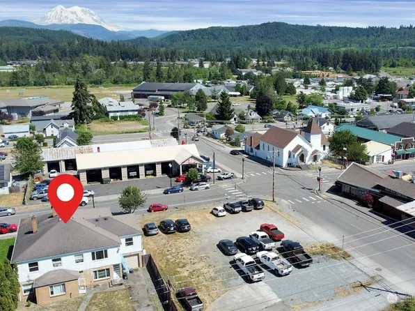 206 Mashell Avenue N, Eatonville, WA 98328