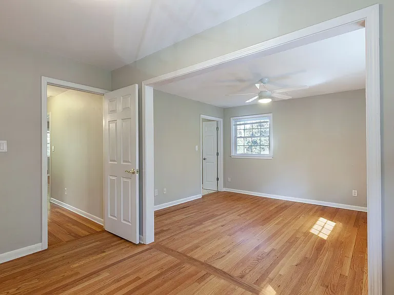3741 Fox Glen Ct NE — Photo 11