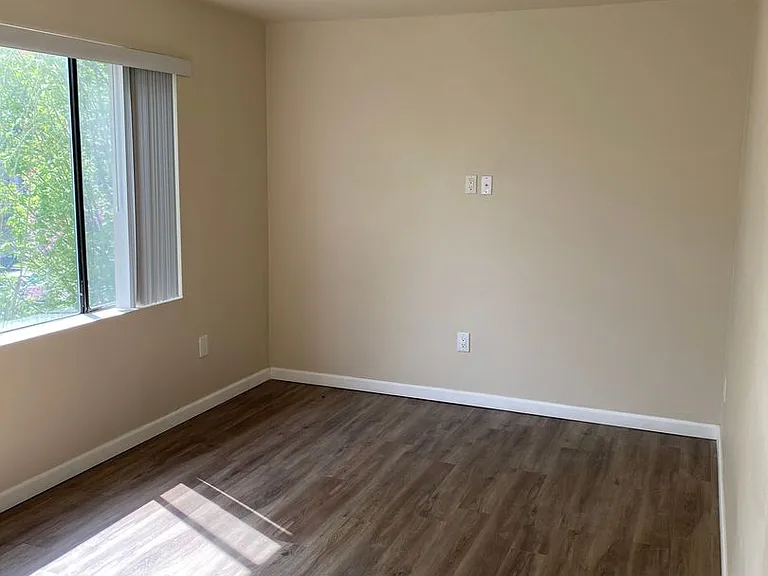 First Hill Apartments — Photo 18