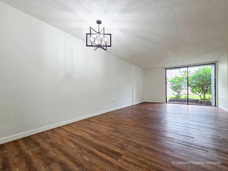 711 SW 75th St #106 — Photo 3