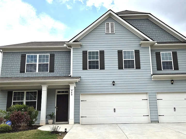 949 Brookfield Dr — Photo 1
