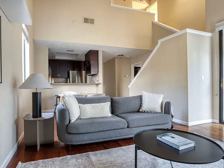 2202 River Run Dr — Photo 1