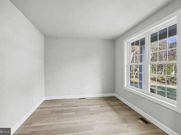 4th image of 625 Huber Ave