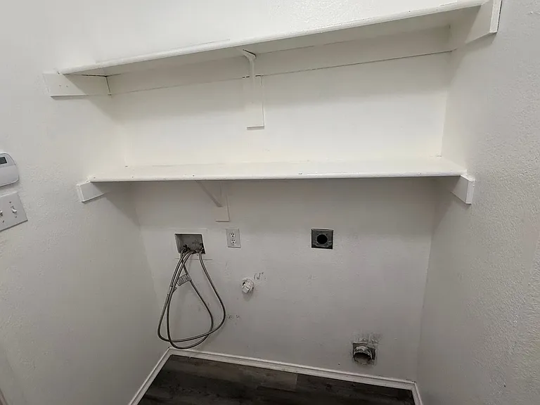 2905 Hudson Xing — Photo 13