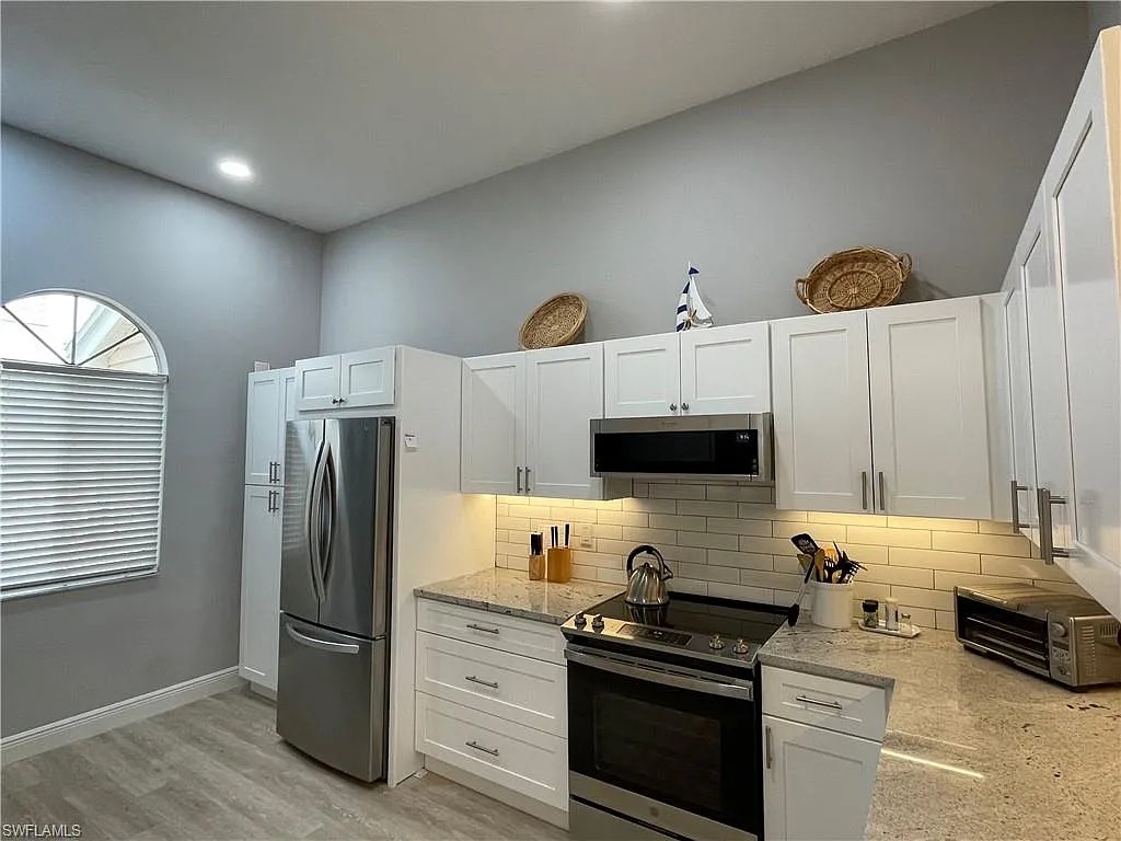 2 bed, 2.0 bath, 1380 sqft, $3,500 — Photo 3