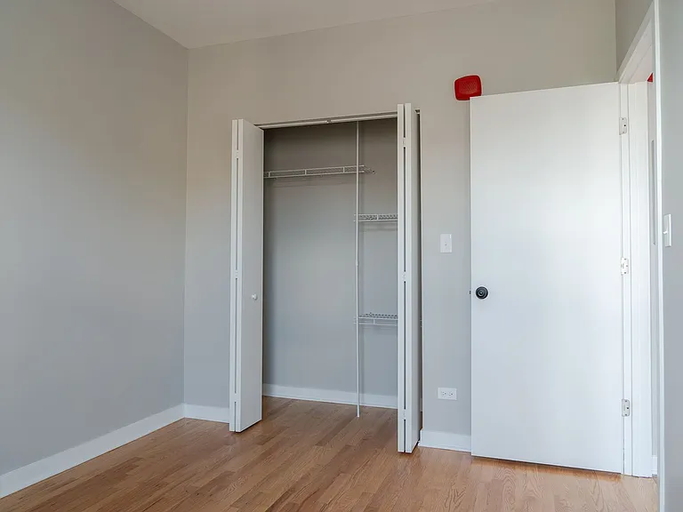 3051 W Leland Ave — Photo 20