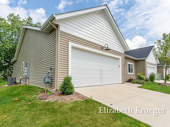 3rd image of 1097 Sunnyside Dr #27