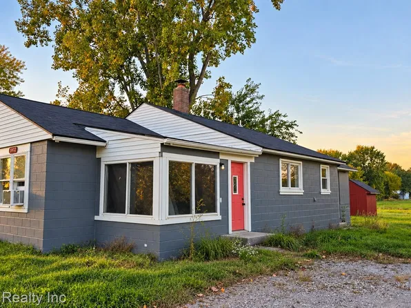 5972 Birch Run Rd, Millington, MI 48746