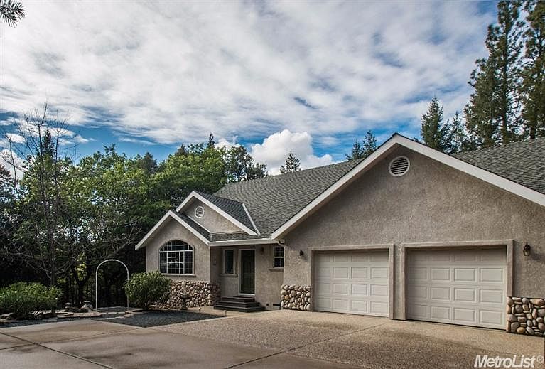 1st image of 21145 Dawnridge Dr S