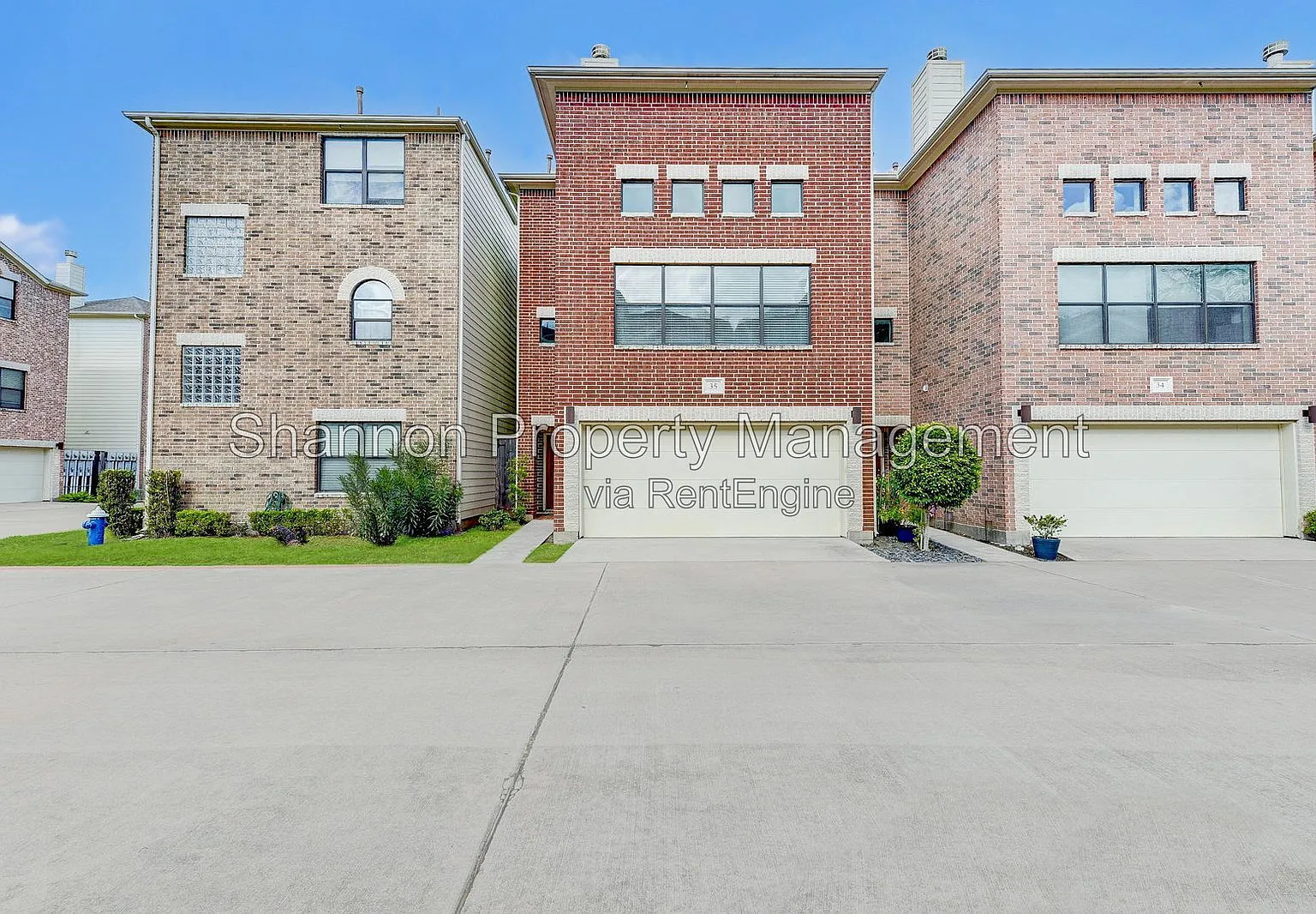 3 bed, 2.5 bath, 1797 sqft, $2,500 — Photo 1