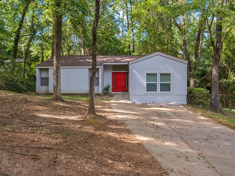 1916 Botany Dr — Photo 1