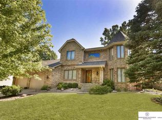 10412 Adams Dr, Omaha, NE 68127