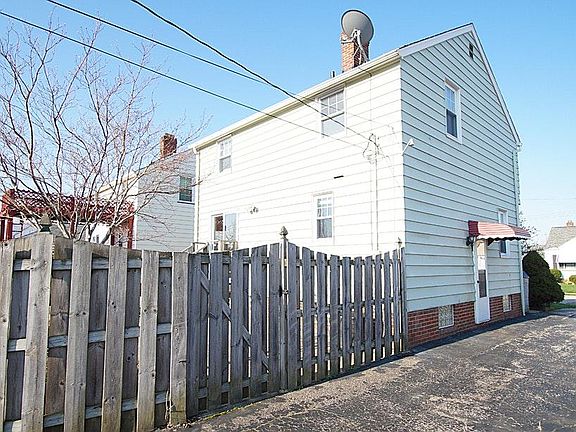3rd image of 1529 Fruitland Ave