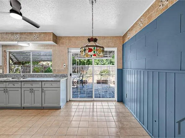 1119 Pinecroft Dr, Sugar Land, TX 77498