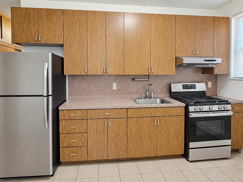 24-28 23rd St #2