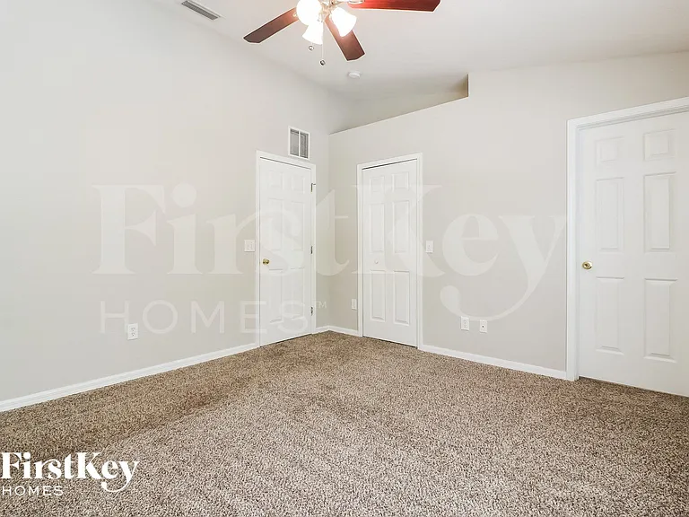 1251 Charlesworth Dr — Photo 9