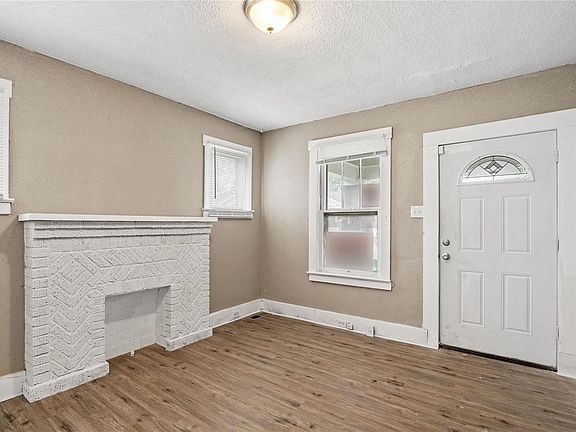3rd image of 1216 Verl Pl