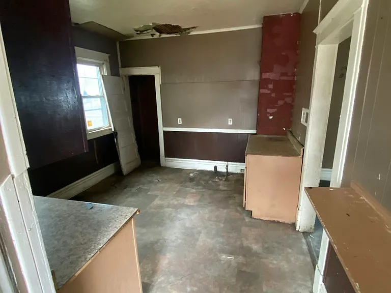 2012 W Garden St — Photo 9