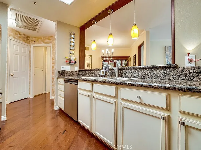 501 E Del Mar Blvd #202 — Photo 27