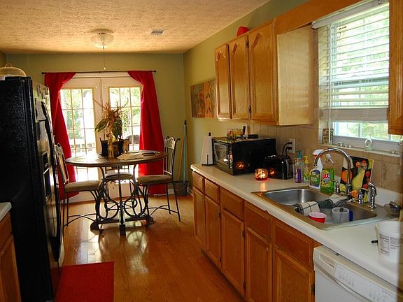 5th image of 4004 Misty Valley Ct SE
