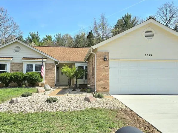 2319 Westclub Terrace Ct, Ballwin, MO 63011