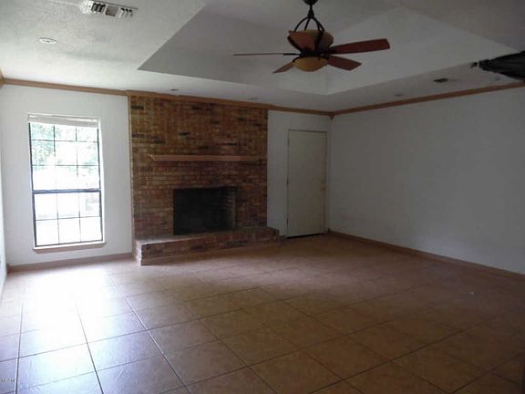 4th image of 11027 Ellis Dr