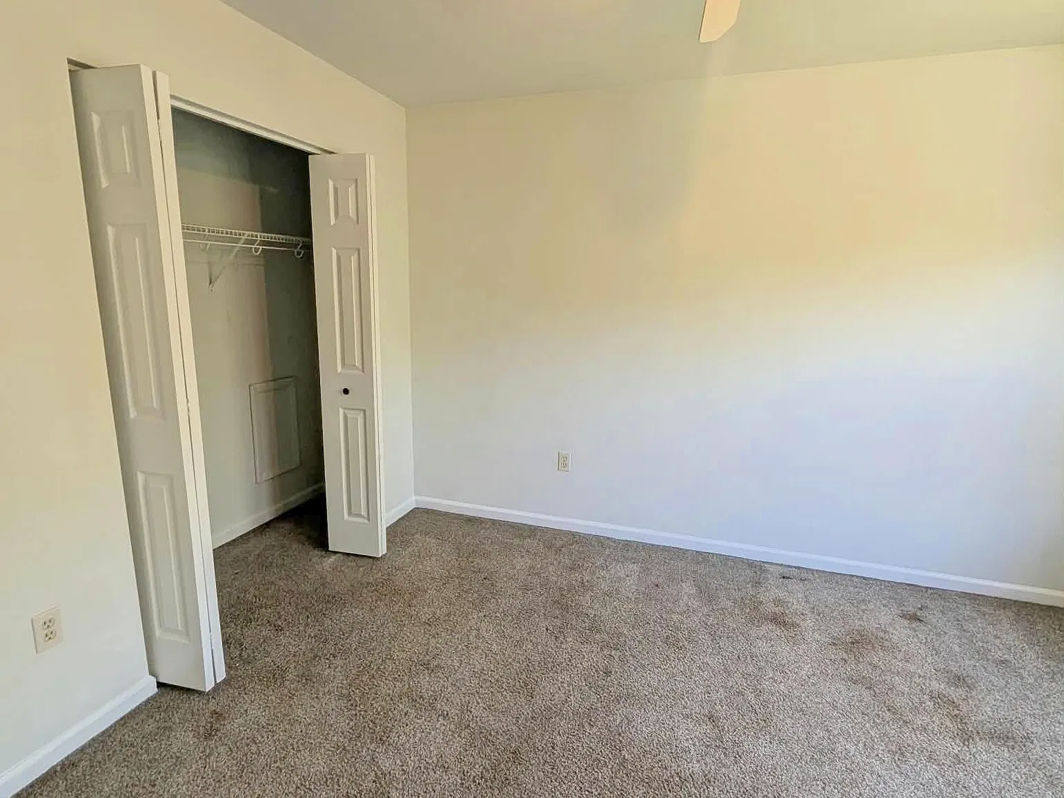 3 bed, 2.0 bath, 1312 sqft, $2,100 — Photo 3