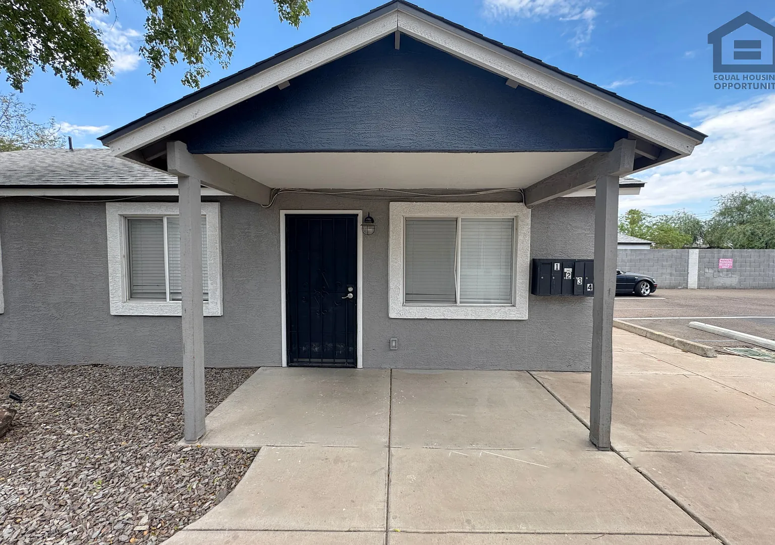 1449 E Taylor St — Photo 1