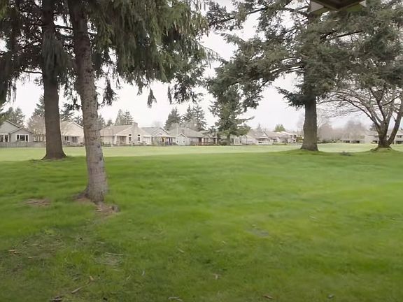 3rd image of 2512 SE Baypoint Dr Unit 37L