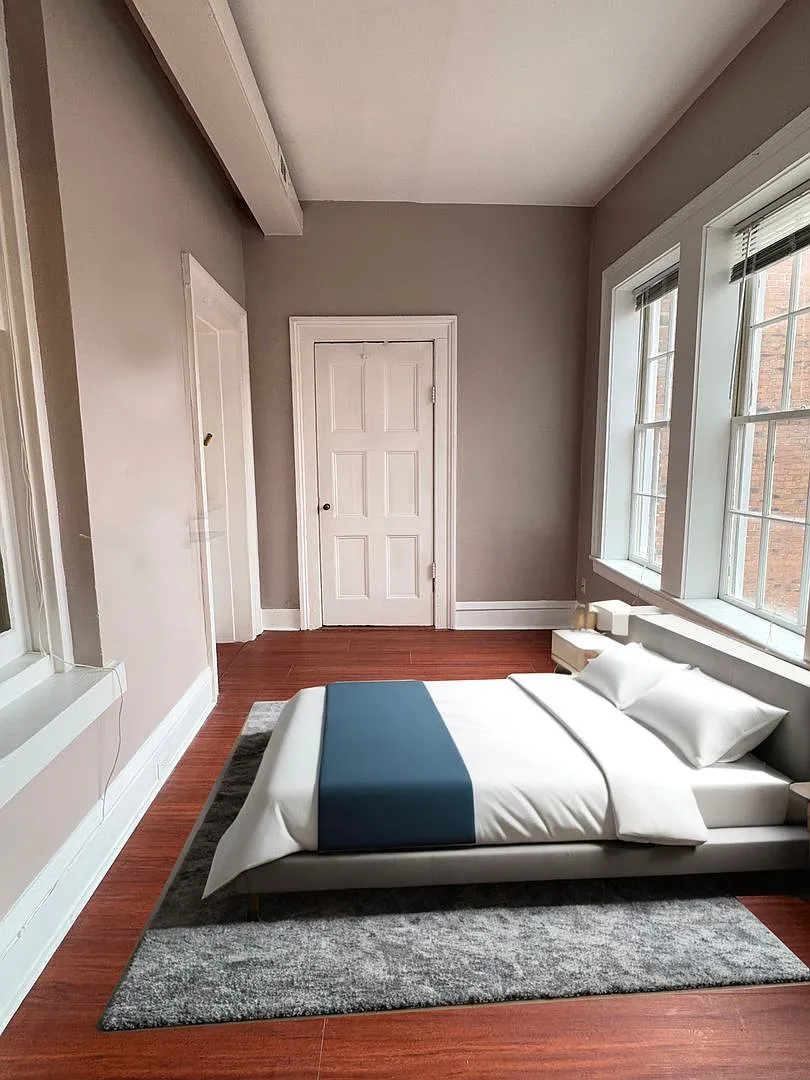 203 E. York St. — Photo 2