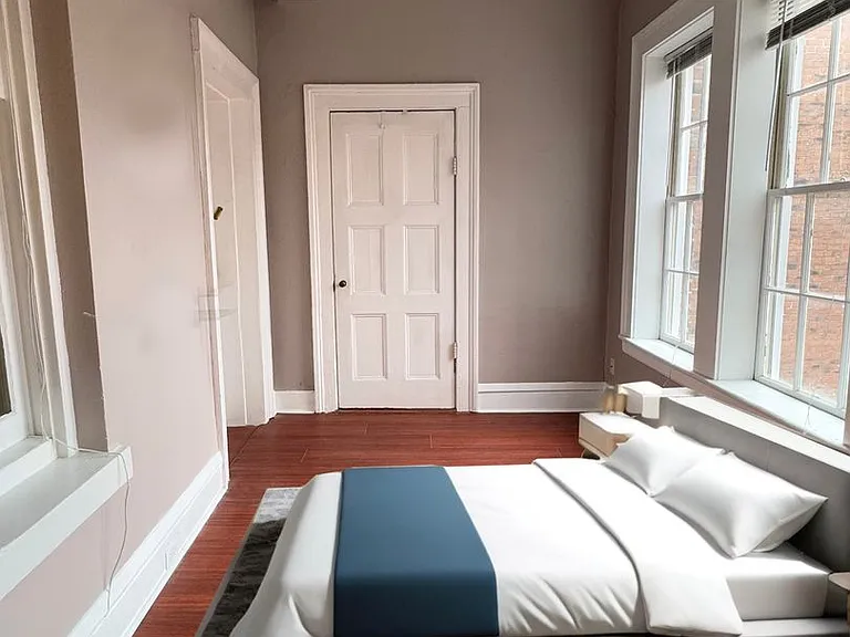 203 E York St — Photo 2