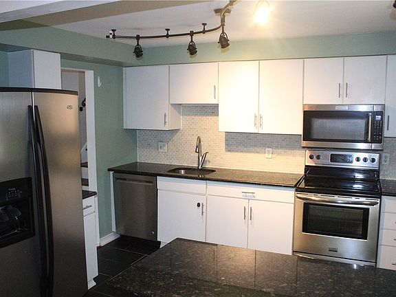 4th image of 106 Larchwood Dr
