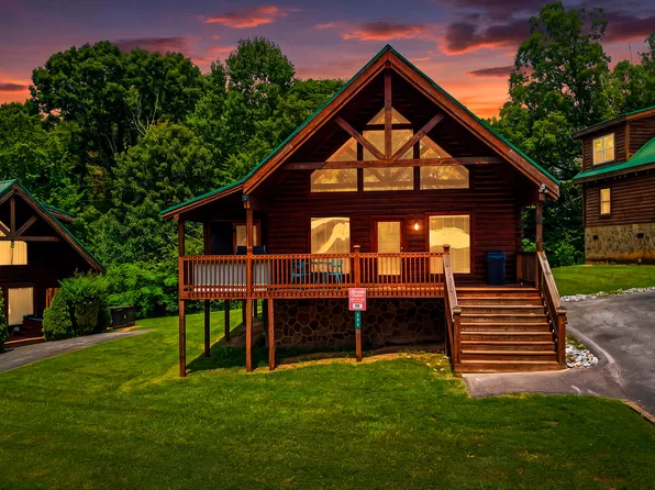 605 Cherry Blossom Way, Pigeon Forge, TN 37863