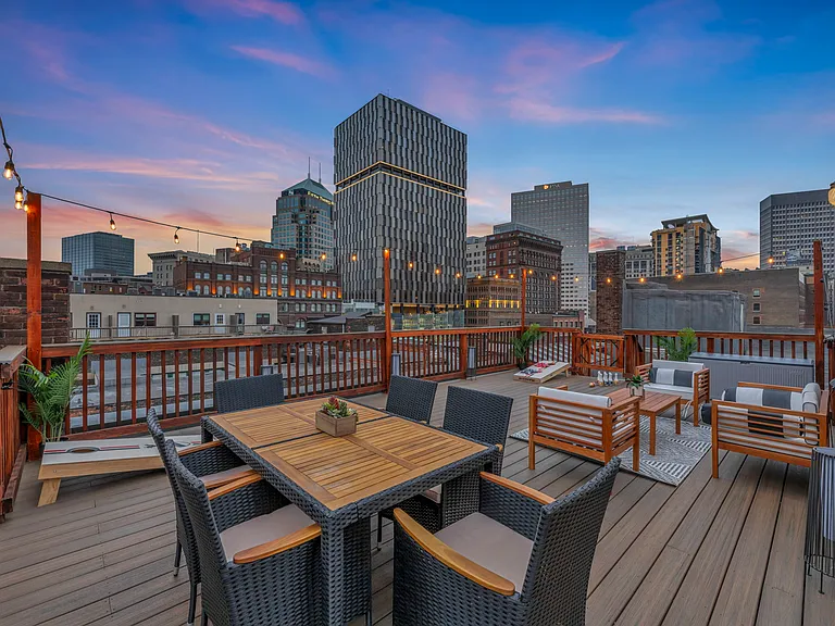 2042 E 4th St #600 — Photo 30