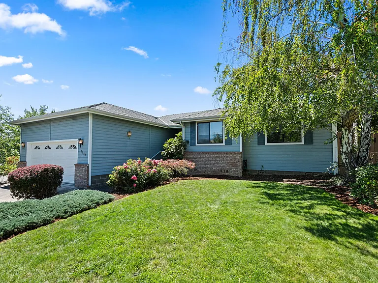 2890 Wedgewood Ln — Photo 4