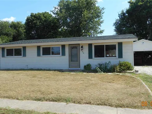 906 James St, South Pekin, IL 61564