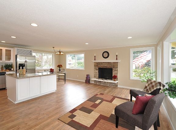 4th image of 12110 107th Avenue Ct E