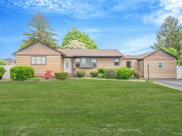 627 Carlls Path, Deer Park, NY 11729