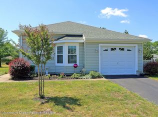 7 Poplar Ct, Barnegat, NJ 08005