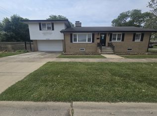 17701 Bernadine St, Lansing, IL 60438