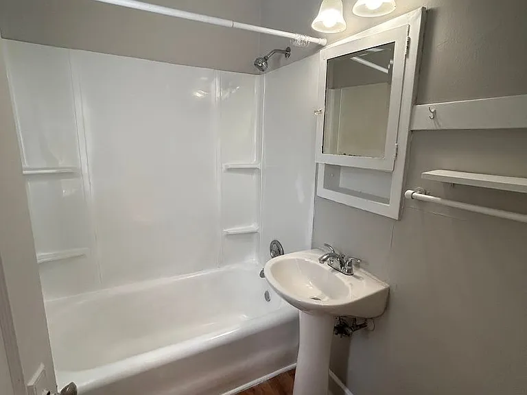 Lower East Side Milwaukee Studio and One bed Apartments- Flexible Lease Terms — Photo 13