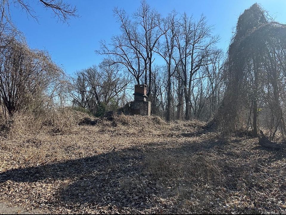 1st image of 135 Military Rd