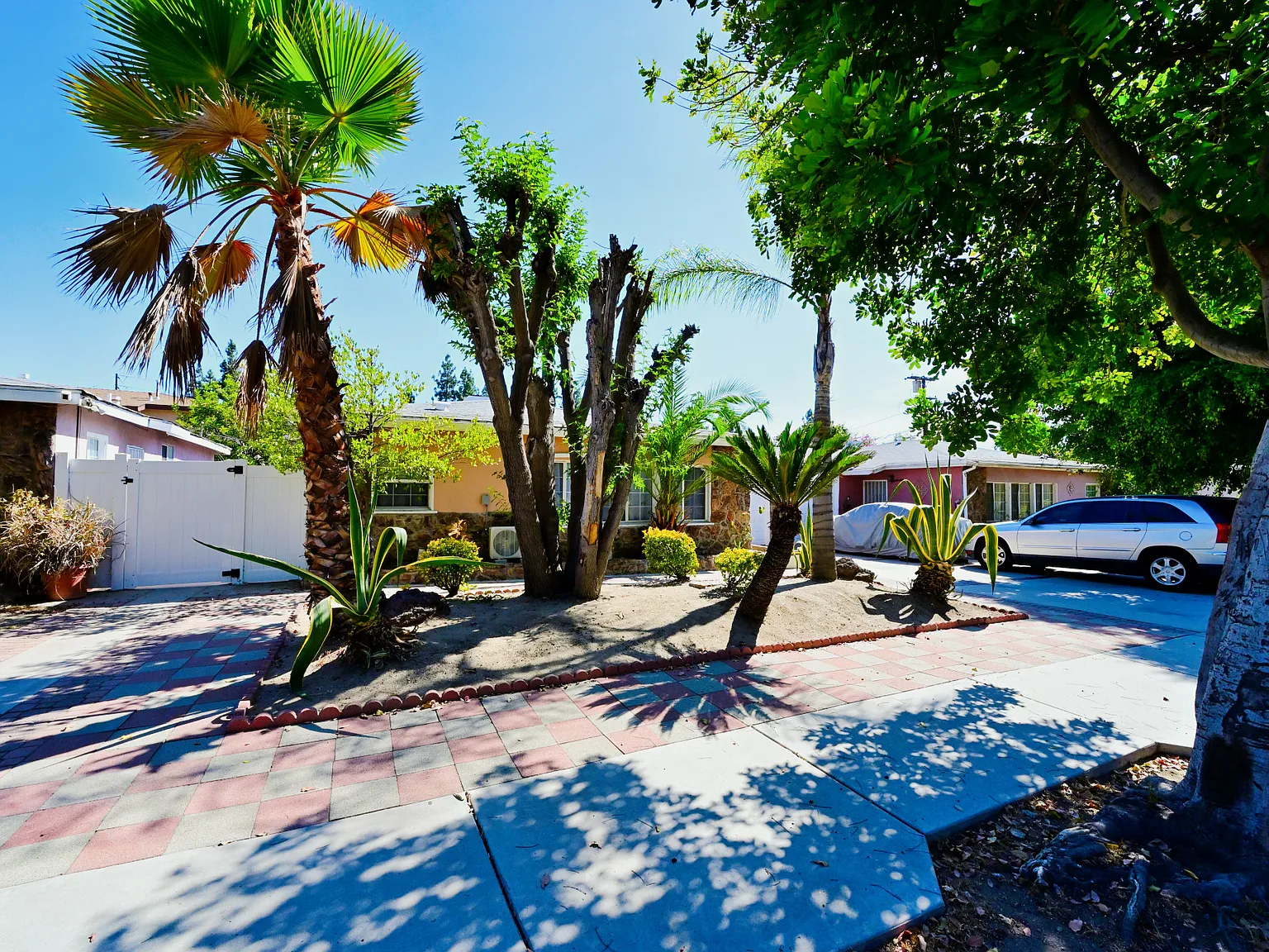 2 bed, 1150 sqft, $3,300 — Photo 4