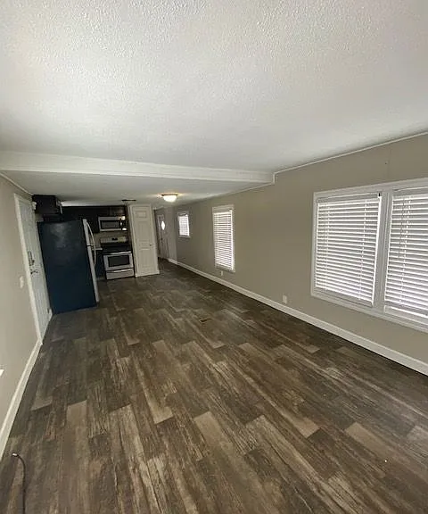 Cloverleaf Village — Photo 9
