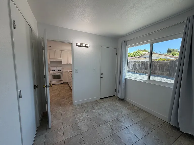 228 Janan Ct — Photo 8