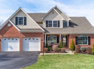 68 Fairfield Dr, Staunton, VA 24401